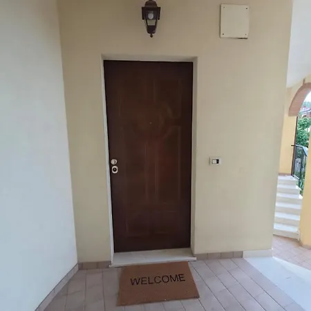 Διαμέρισμα Alex House *